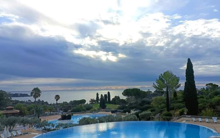 Magic Mer Saint-Raphaël Extérieur photo